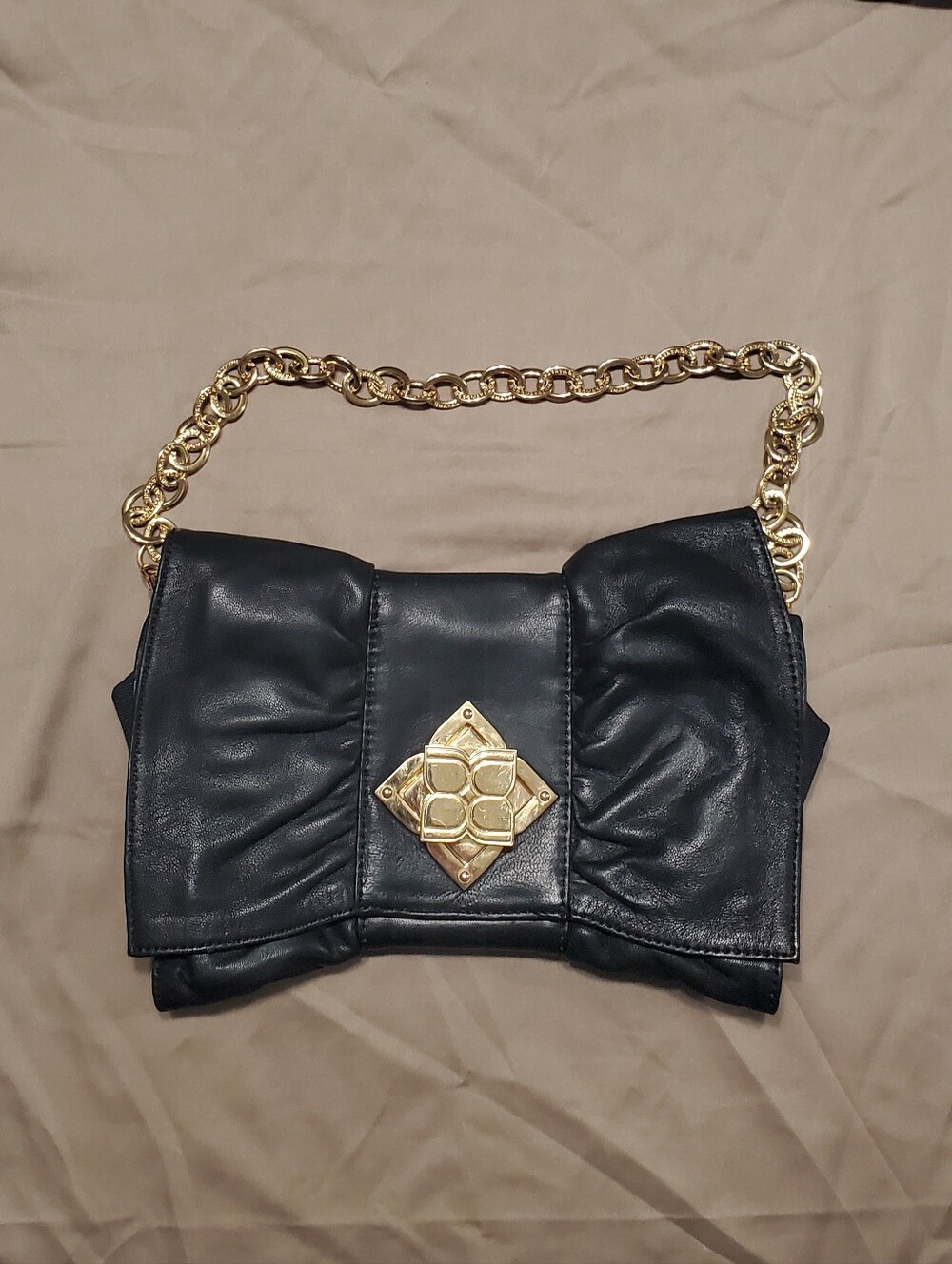 BCBGMAXAZRIA Black Leather Bow Shoulder Clutch Bag Gold Chain Strap Y2K Design